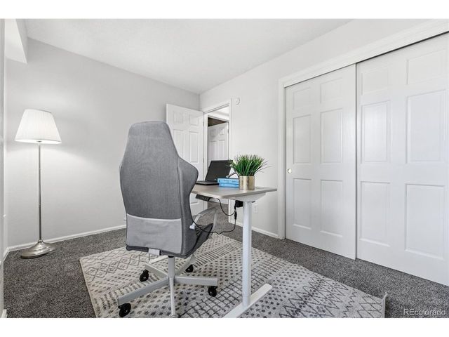 10668 W Peakview Dr, Littleton, CO 80127