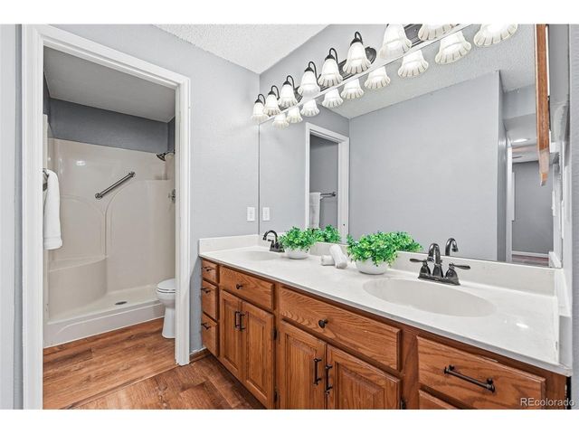 10668 W Peakview Dr, Littleton, CO 80127