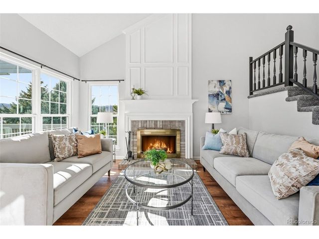 10668 W Peakview Dr, Littleton, CO 80127