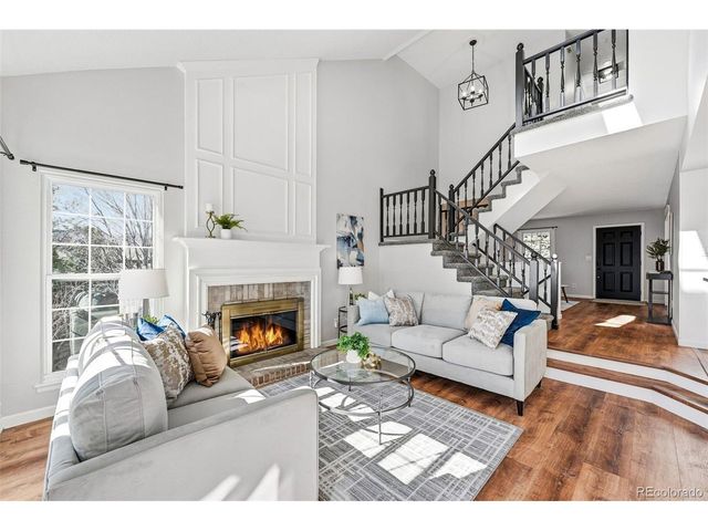 10668 W Peakview Dr, Littleton, CO 80127