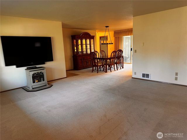 267 Scotland Drive, Camano Island, WA 98282