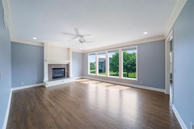 725 SW Winterwalk Lane, Lee's Summit, MO 64081