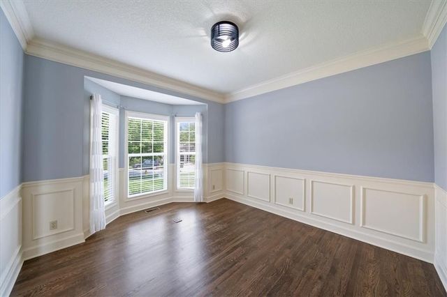 725 SW Winterwalk Lane, Lee's Summit, MO 64081