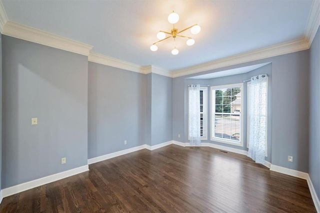 725 SW Winterwalk Lane, Lee's Summit, MO 64081
