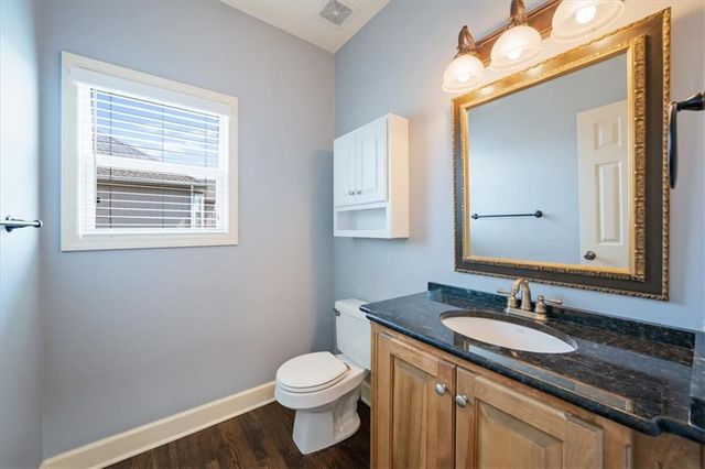 725 SW Winterwalk Lane, Lee's Summit, MO 64081
