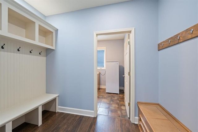 725 SW Winterwalk Lane, Lee's Summit, MO 64081