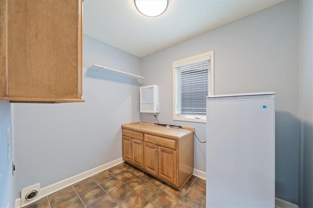 725 SW Winterwalk Lane, Lee's Summit, MO 64081