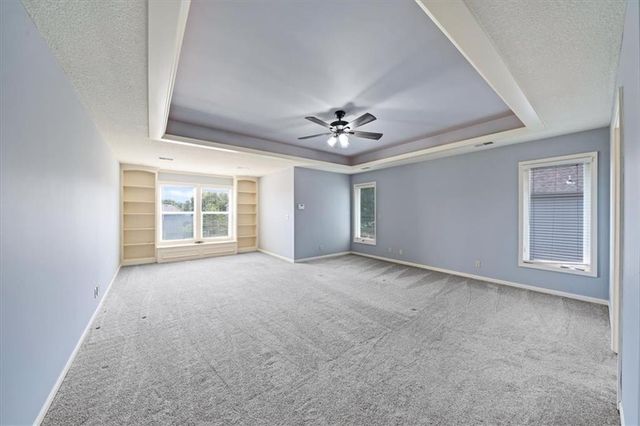 725 SW Winterwalk Lane, Lee's Summit, MO 64081