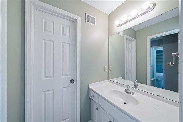 725 SW Winterwalk Lane, Lee's Summit, MO 64081