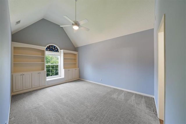 725 SW Winterwalk Lane, Lee's Summit, MO 64081