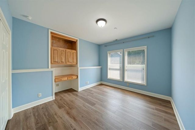 725 SW Winterwalk Lane, Lee's Summit, MO 64081