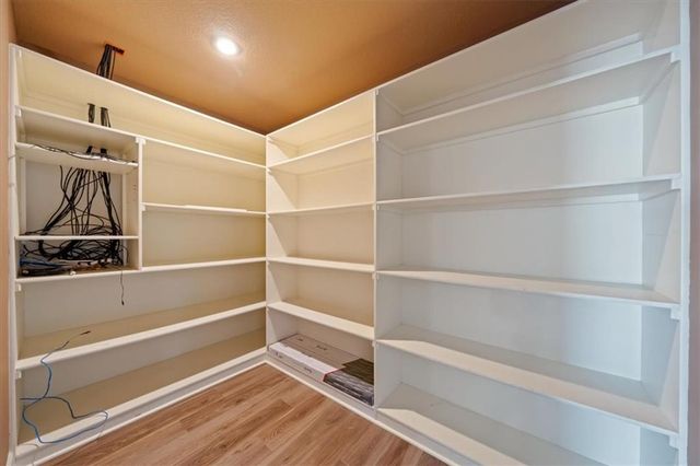 725 SW Winterwalk Lane, Lee's Summit, MO 64081