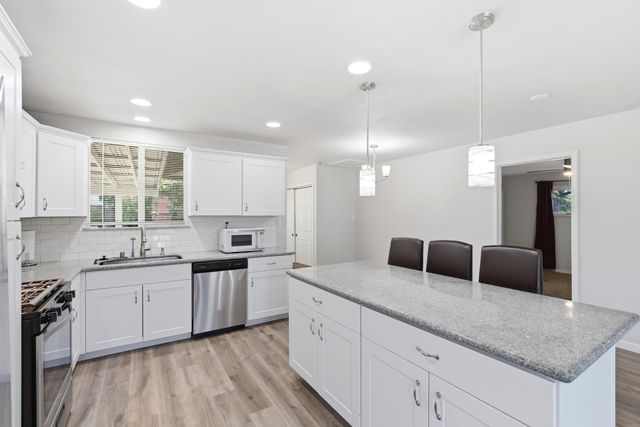 1630 N Delno Avenue, Fresno, CA 93705