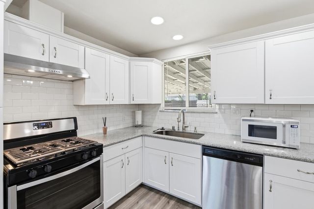 1630 N Delno Avenue, Fresno, CA 93705