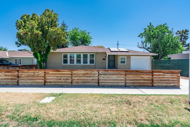 1630 N Delno Avenue, Fresno, CA 93705