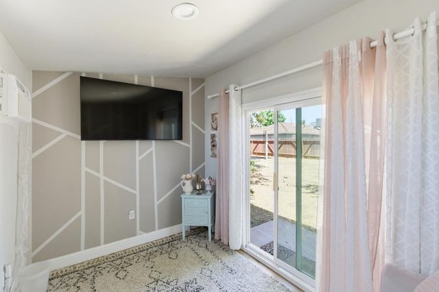 1630 N Delno Avenue, Fresno, CA 93705