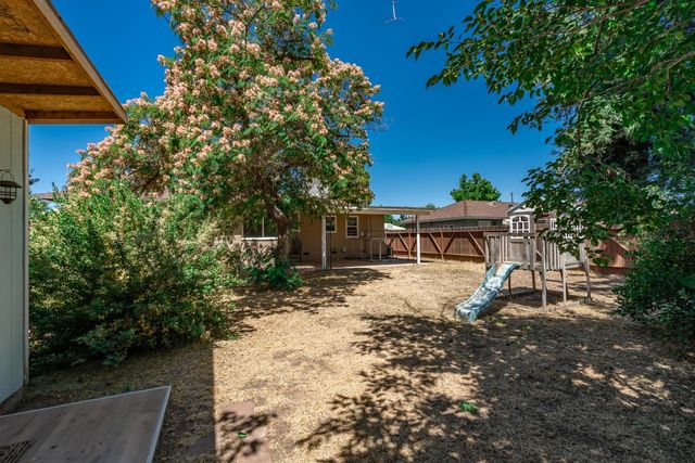 1630 N Delno Avenue, Fresno, CA 93705