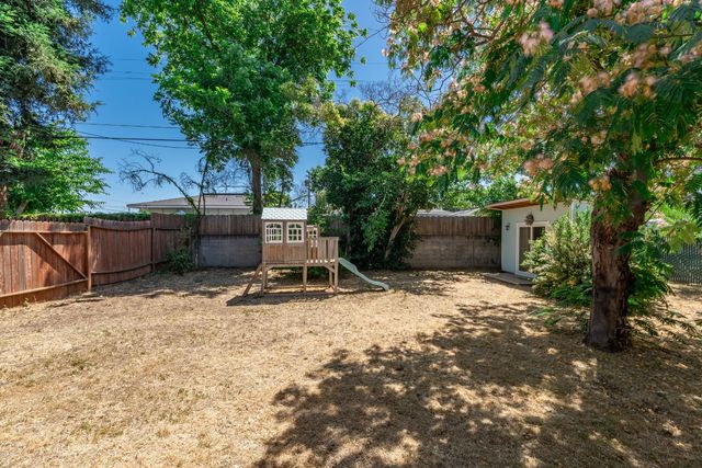 1630 N Delno Avenue, Fresno, CA 93705