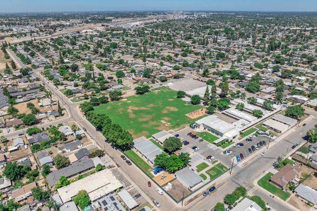 1630 N Delno Avenue, Fresno, CA 93705