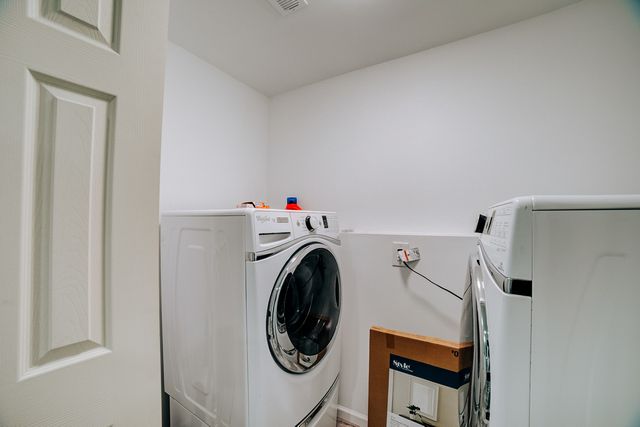 2775 E Riverview Drive, Kankakee, IL 60901