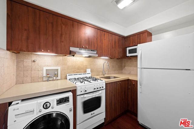 1929 FAIRBURN Avenue A, Los Angeles, CA 90025