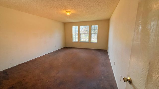 7105 Lake Roberts Way, Arlington, TX 76002