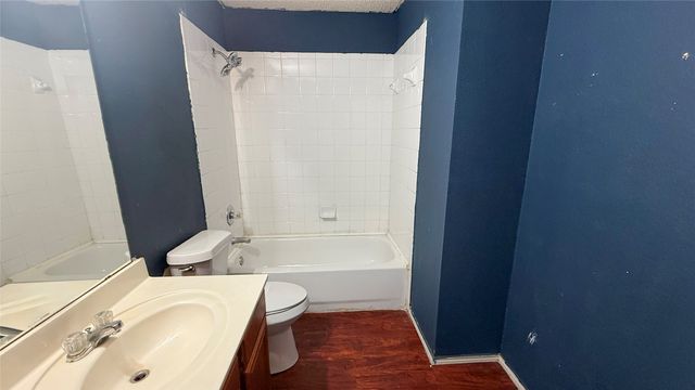 7105 Lake Roberts Way, Arlington, TX 76002