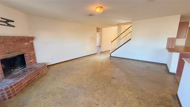 7105 Lake Roberts Way, Arlington, TX 76002