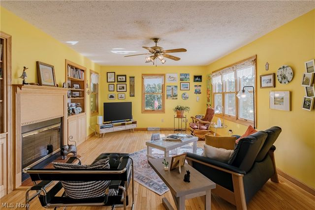 5174 Oakhill Street, Louisville, OH 44641