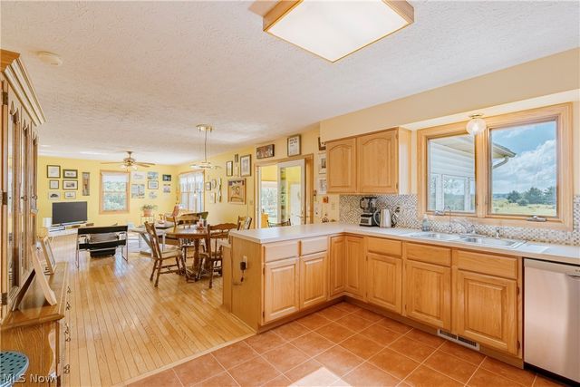 5174 Oakhill Street, Louisville, OH 44641