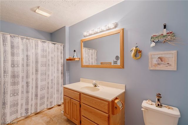 5174 Oakhill Street, Louisville, OH 44641