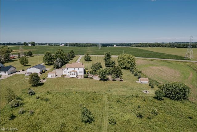 5174 Oakhill Street, Louisville, OH 44641