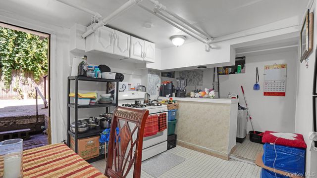 2661 Briggs Avenue A, Bronx, NY 10458