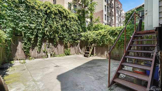 2661 Briggs Avenue A, Bronx, NY 10458