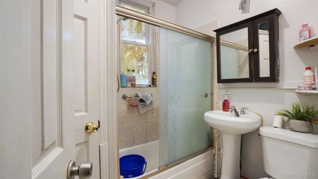 2661 Briggs Avenue A, Bronx, NY 10458