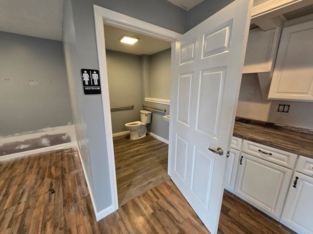 396 Winthrop St, Taunton, MA 02780