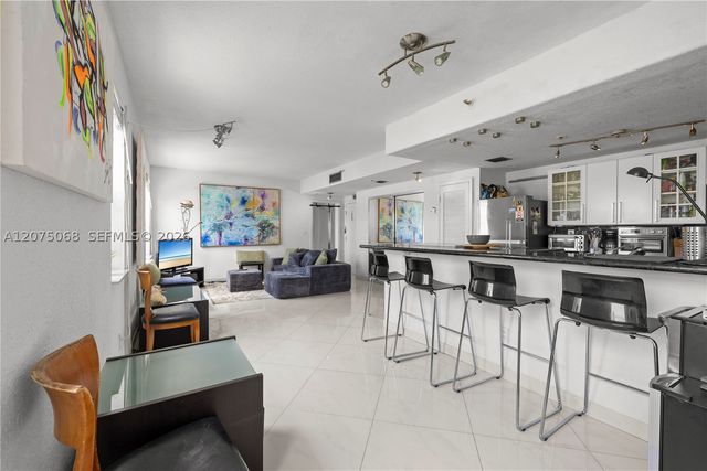 802 Euclid Ave 305, Miami Beach, FL 33139