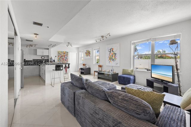 802 Euclid Ave 305, Miami Beach, FL 33139