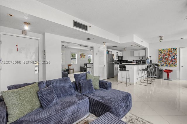 802 Euclid Ave 305, Miami Beach, FL 33139