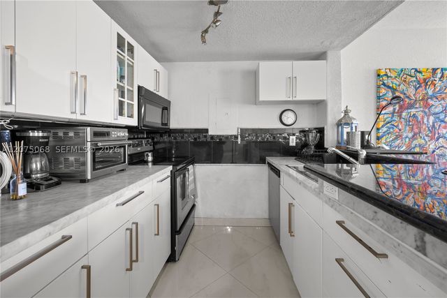 802 Euclid Ave 305, Miami Beach, FL 33139
