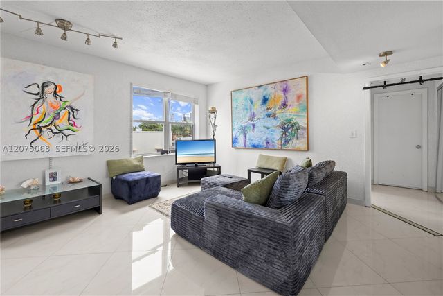 802 Euclid Ave 305, Miami Beach, FL 33139