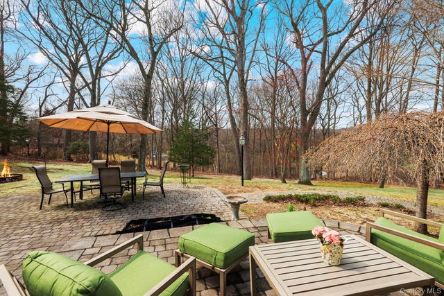10 Old Route 25A, Northport, NY 11768