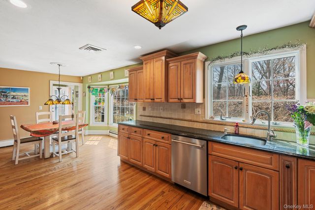 10 Old Route 25A, Northport, NY 11768