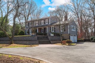 10 Old Route 25A, Northport, NY 11768