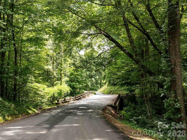 106 Avalon Gap Trail, Waynesville, NC 28785