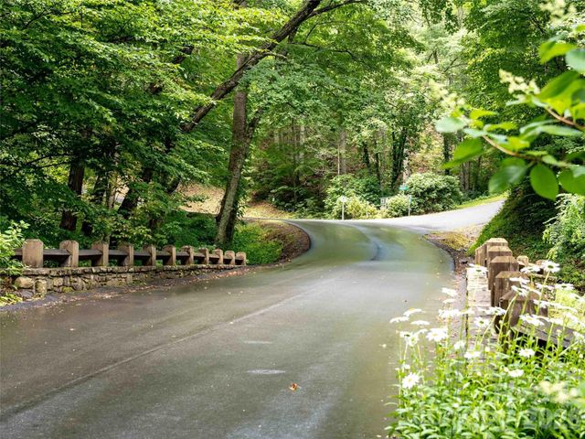 106 Avalon Gap Trail, Waynesville, NC 28785