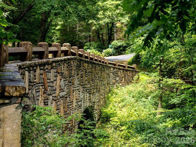 106 Avalon Gap Trail, Waynesville, NC 28785