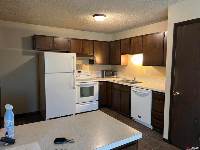 3920 Sweetbriar Lane, Lincoln, NE 68516