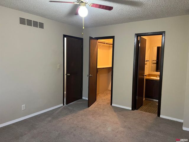 3920 Sweetbriar Lane, Lincoln, NE 68516