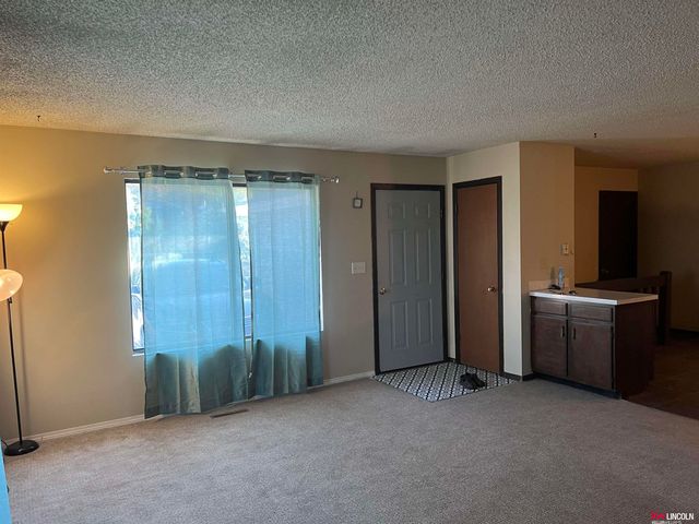 3920 Sweetbriar Lane, Lincoln, NE 68516